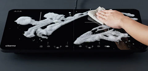 Induktionskochfeld reinigen