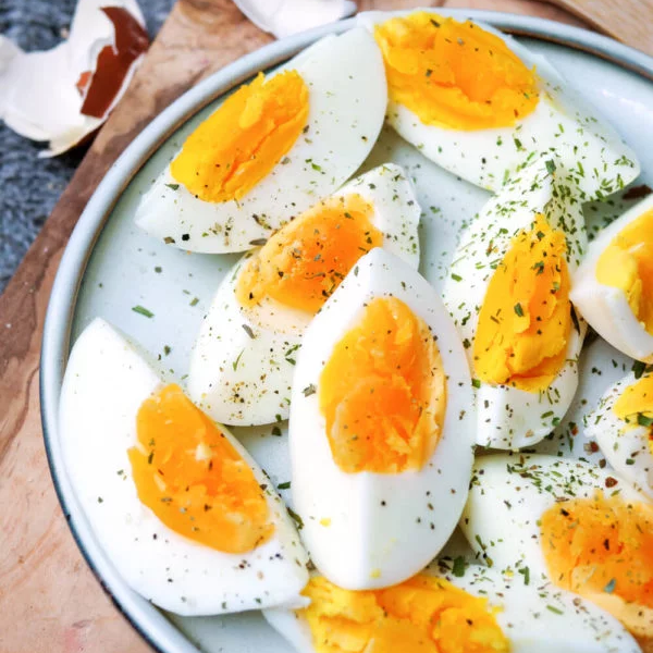 eier in der heißluftfritteuse